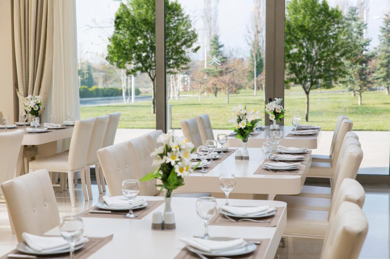 Gabala Garden Hotel Eksteriør billede Restaurant