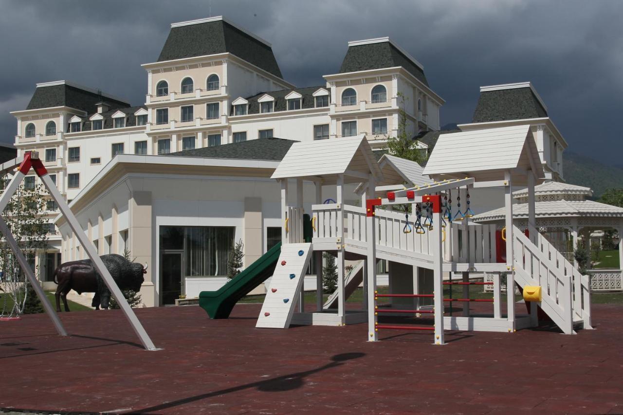 Gabala Garden Hotel Eksteriør billede Playground at the Grand Hotel
