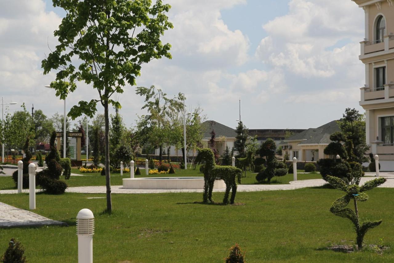 Gabala Garden Hotel Eksteriør billede Residential neighborhood in the city
